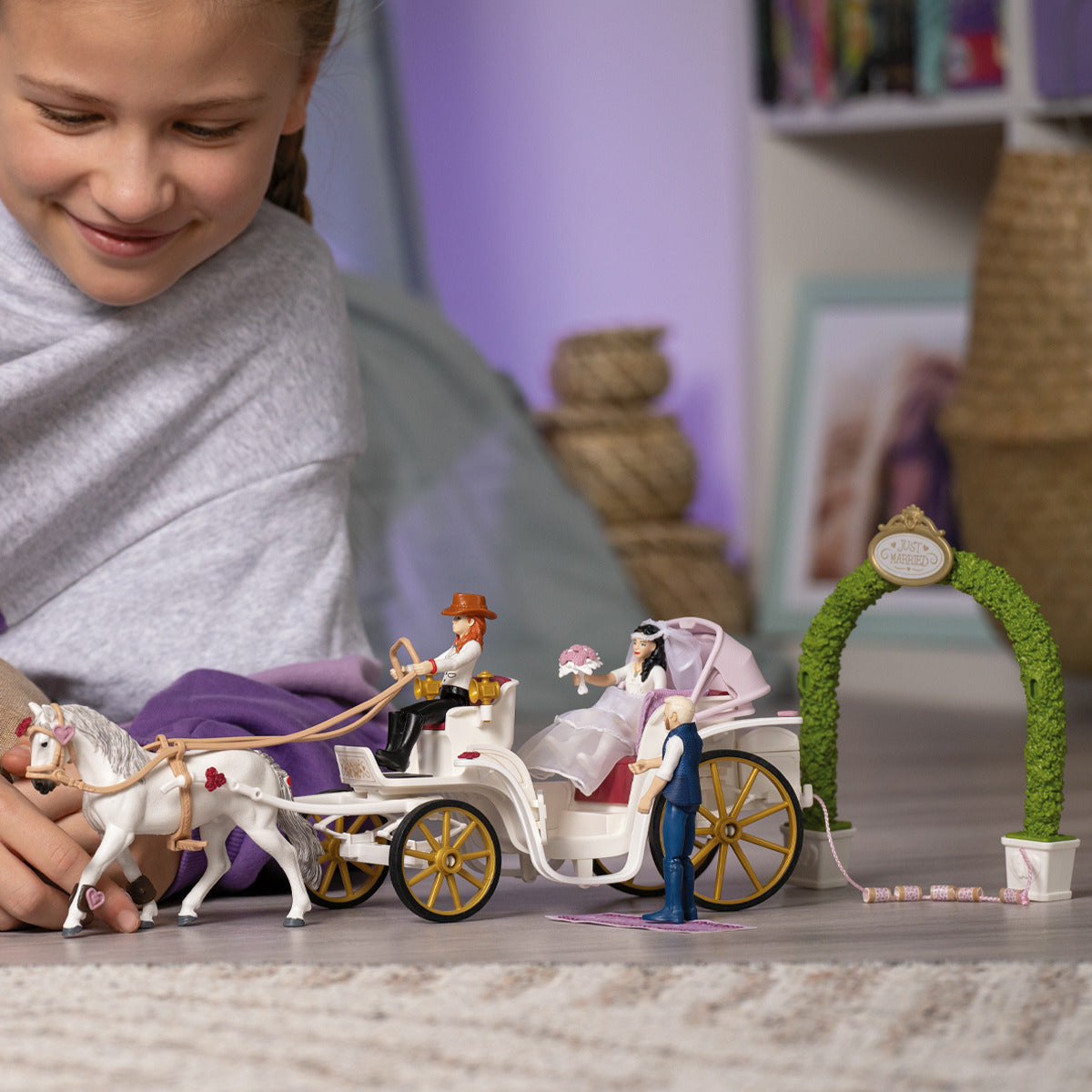 Horse Club Wedding Carriage - 34cm