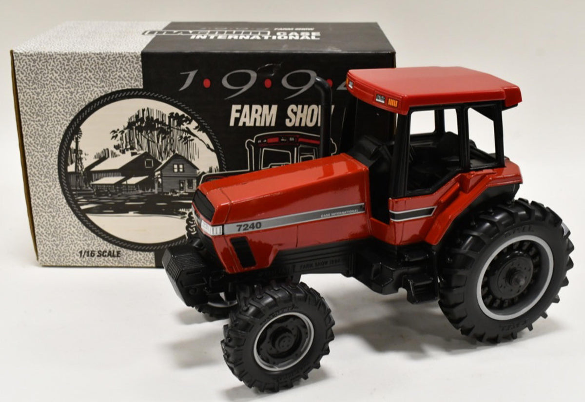 1/16 Case IH 7240 MFWD Tractor Farm Show Edition