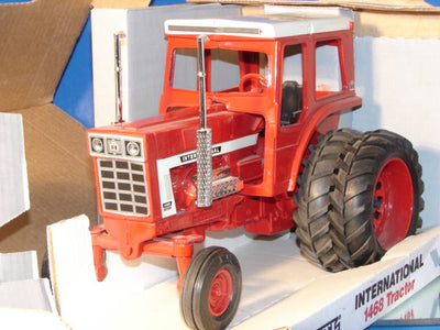 1/16 Case IH 1468 Rear Duals Tractor